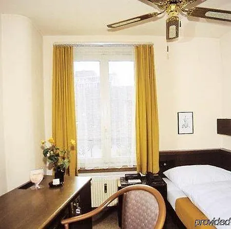 Hotel Baslertor 3*